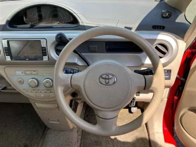Toyota PORTE  с аукциона в Японии