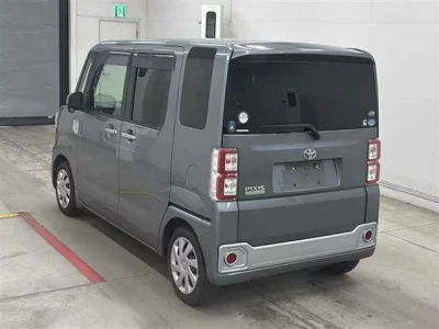 Toyota PIXIS MEGA
