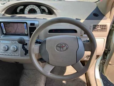 Toyota RAUM  с аукциона в Японии