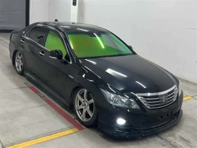 Toyota CROWN  с аукциона в Японии