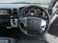 Toyota HIACE VAN лот № 30072 оценка 3.5  с аукциона в Японии 2
