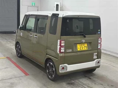 Toyota PIXIS MEGA
