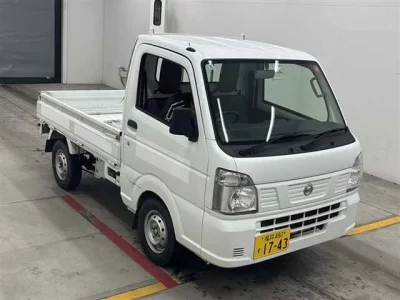 Nissan NT100 Clipper