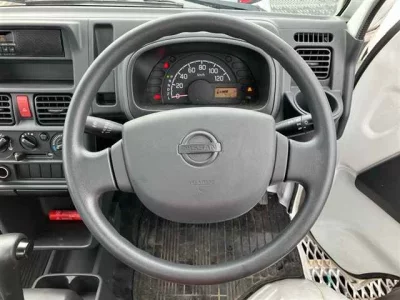 Nissan NT100 Clipper