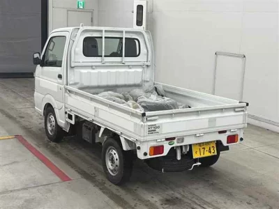 Nissan NT100 Clipper
