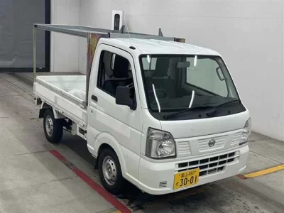 Nissan NT100 Clipper