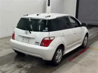 Toyota IST лот № 90443 оценка 3.5  с аукциона в Японии 4
