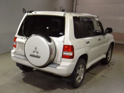 Mitsubishi Pajero iO