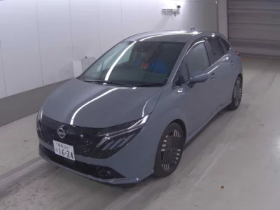 Nissan Aura