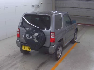 Nissan Kix