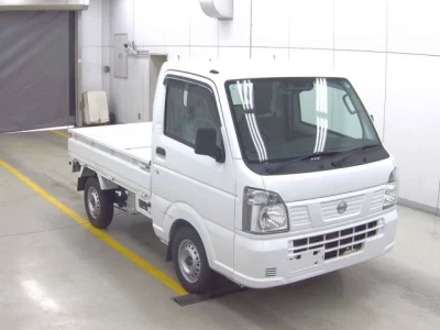 Nissan NT100 Clipper
