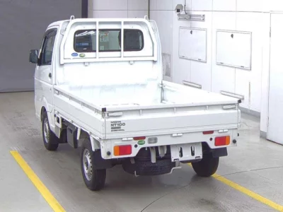 Nissan NT100 Clipper