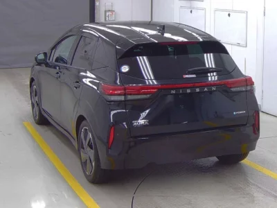Nissan Aura