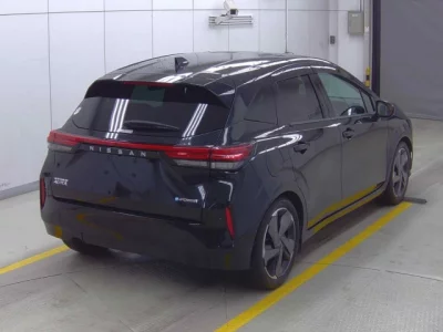 Nissan Aura