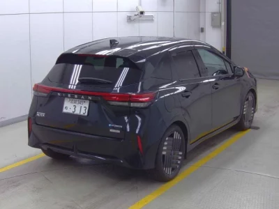 Nissan Aura