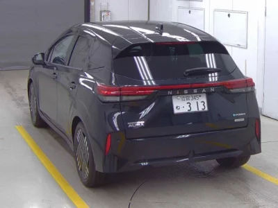 Nissan Aura