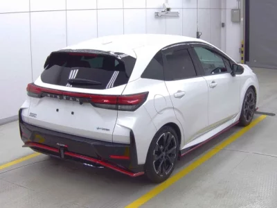 Nissan Aura