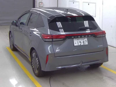 Nissan Aura
