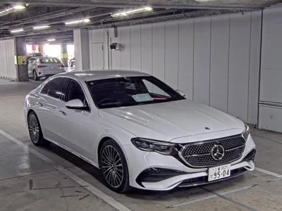 Mercedes-Benz E CLASS  с аукциона в Японии