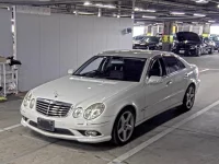 Mercedes-Benz E CLASS лот № 810 оценка 3.5  с аукциона в Японии 3
