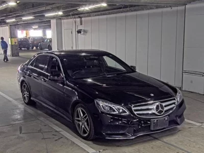 Mercedes-Benz E CLASS  с аукциона в Японии