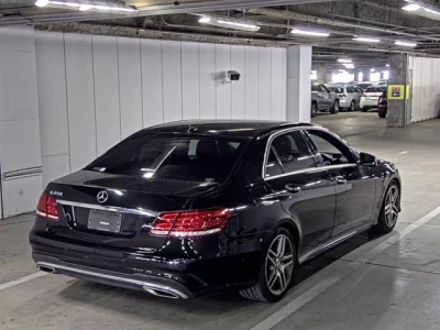 Mercedes-Benz E CLASS  с аукциона в Японии