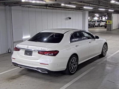 Mercedes-Benz E CLASS  с аукциона в Японии