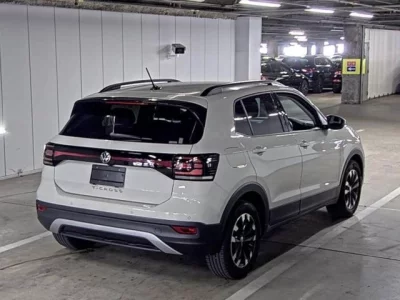 Volkswagen T-CROSS  с аукциона в Японии