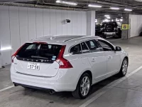 Volvo V60 лот № 178 оценка 4.5  с аукциона в Японии 1