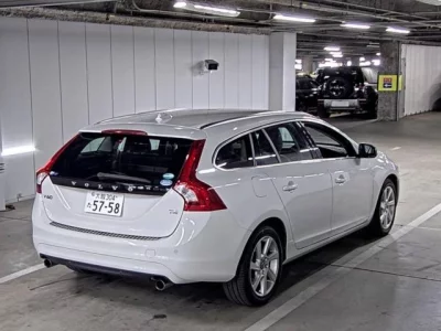 Volvo V60  с аукциона в Японии