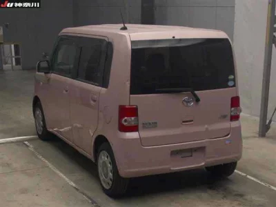 Toyota PIXIS SPACE  с аукциона в Японии