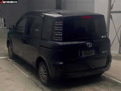 Toyota SIENTA  с аукциона в Японии