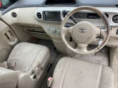 Toyota PORTE  с аукциона в Японии