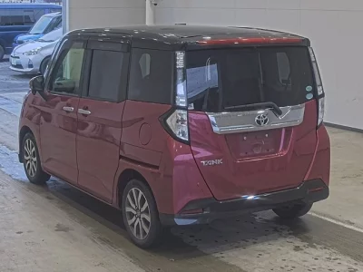 Toyota TANK