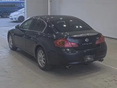 Nissan SKYLINE  с аукциона в Японии