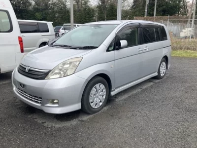 Toyota ISIS