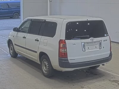 Toyota SUCCEED  с аукциона в Японии