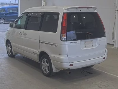 Toyota NOAH  с аукциона в Японии