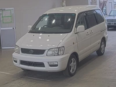 Toyota NOAH  с аукциона в Японии
