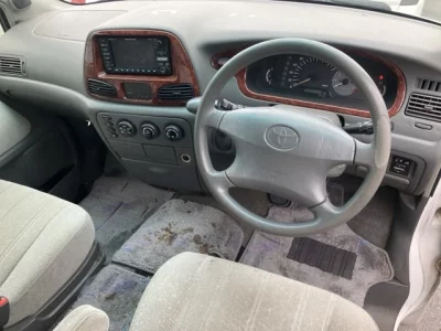 Toyota NOAH  с аукциона в Японии