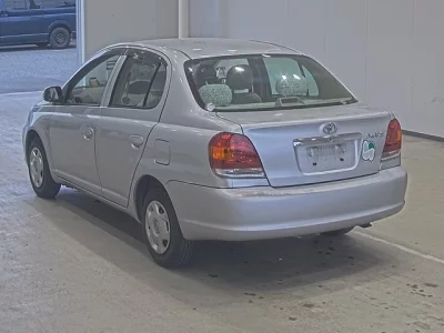 Toyota PLATZ  с аукциона в Японии