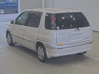 Toyota RAUM  с аукциона в Японии