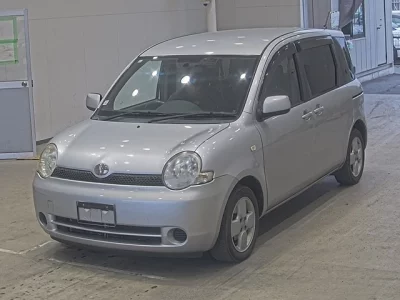 Toyota SIENTA  с аукциона в Японии