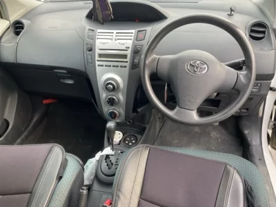 Toyota VITZ  с аукциона в Японии