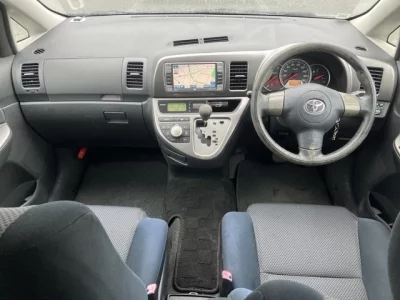 Toyota WISH  с аукциона в Японии