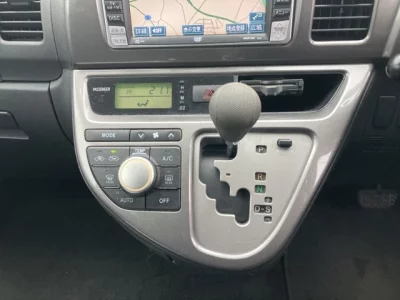 Toyota WISH  с аукциона в Японии