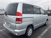 Toyota NOAH лот № 796 оценка RB  с аукциона в Японии 1
