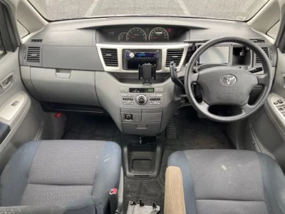 Toyota NOAH  с аукциона в Японии