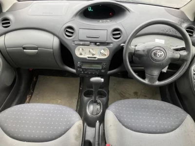 Toyota VITZ  с аукциона в Японии