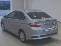 Honda GRACE лот № 1882 оценка 4  с аукциона в Японии 1